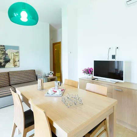 Apartment Iria *